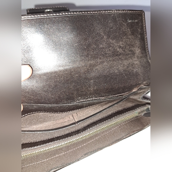 Authentic Fendi long wallet - Picture 13 of 16